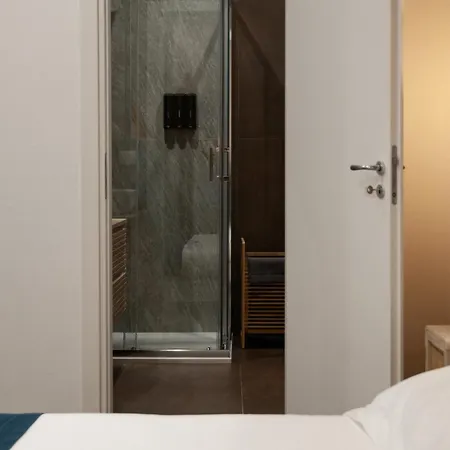 18 Luxury 4* Bari