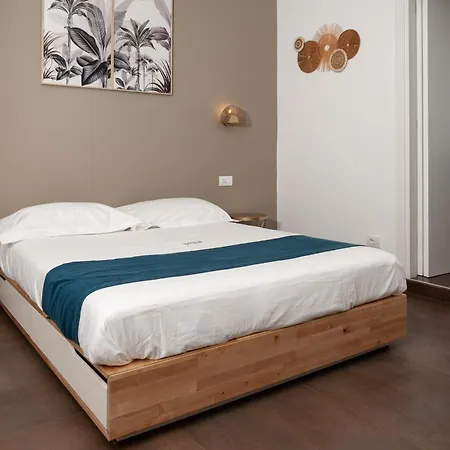 18 Luxury 4* Bari