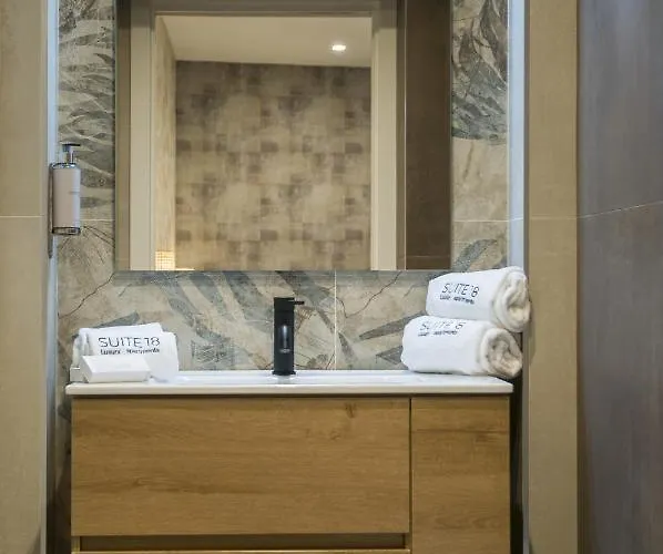 18 Luxury 4*