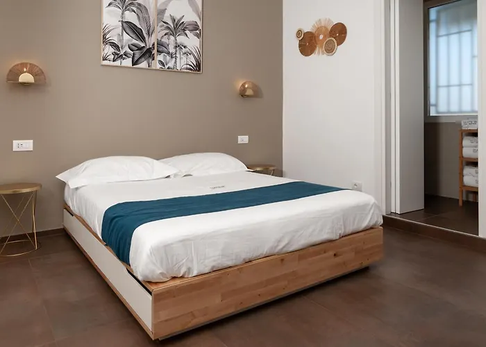 18 Luxury 4* Bari