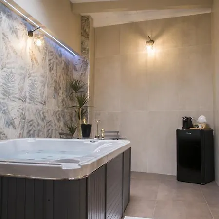 18 Luxury Bari
