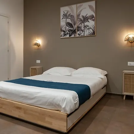 18 Luxury 4*